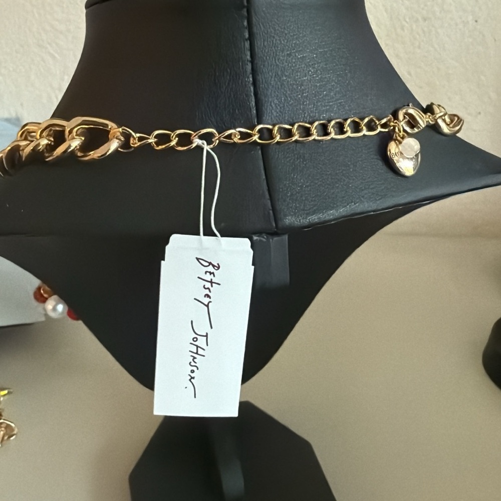 Betsey Johnson Holiday Bib Necklace 2025 New - Picture 3 of 3